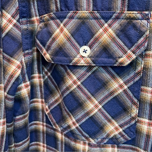 PENDLETON BURNSIDE Cotton Long Sleeve Button Down Shirt w/2 Flap Pickets. Medium - Picture 9 of 10